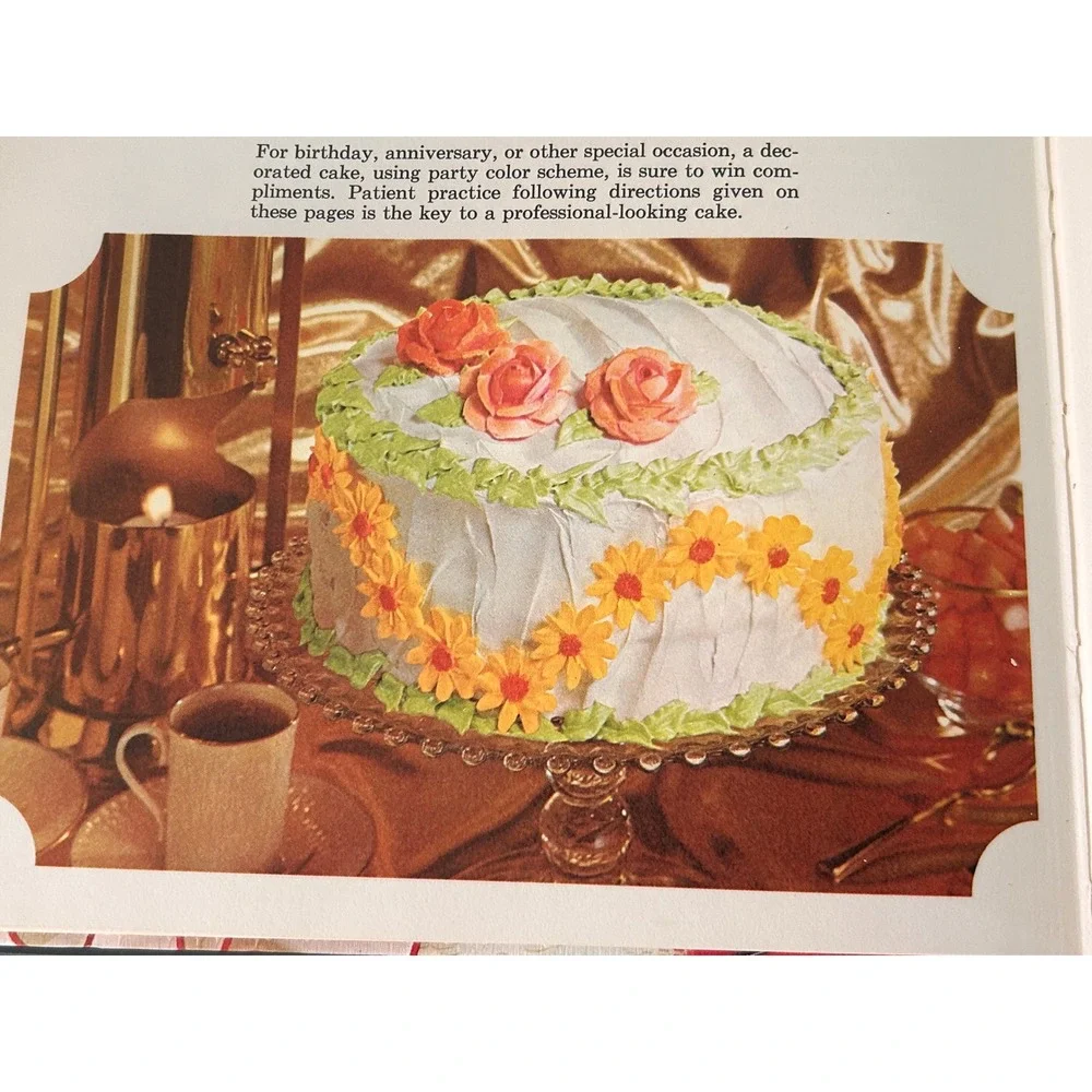 Vintage 1966 Better Homes and Gardens Pies and Cakes Cookbook Meredith Press